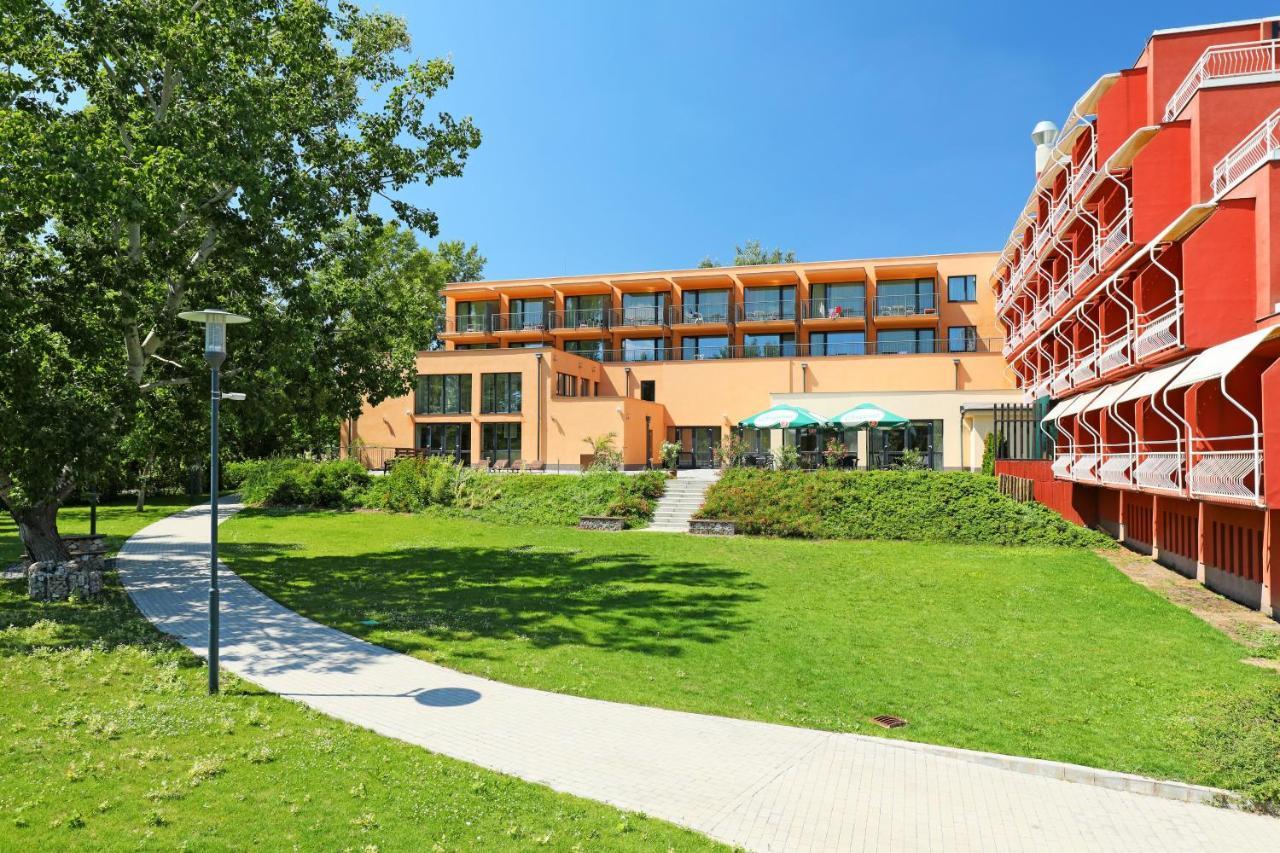 Hotel Margareta Balatonfured Bagian luar foto