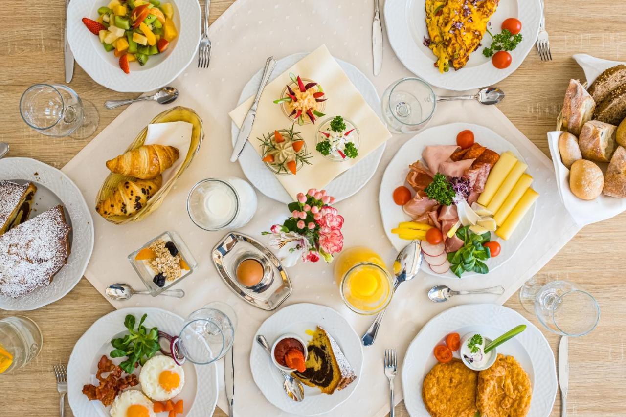 Hotel Margareta Balatonfured Bagian luar foto