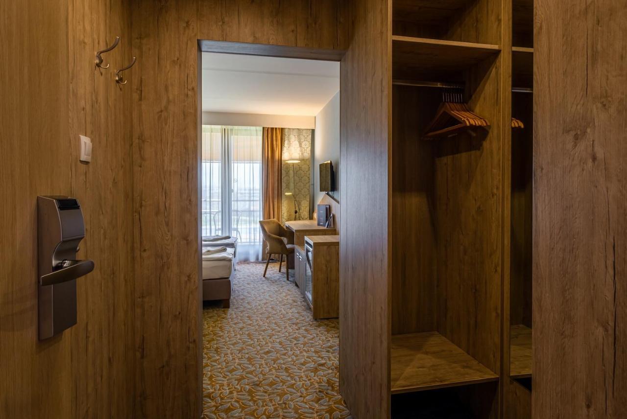 Hotel Margareta Balatonfured Bagian luar foto