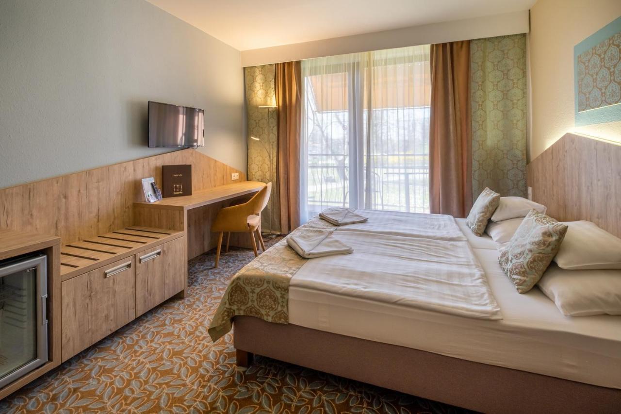 Hotel Margareta Balatonfured Bagian luar foto
