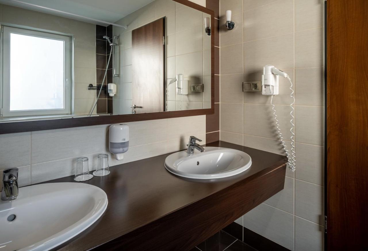 Hotel Margareta Balatonfured Bagian luar foto