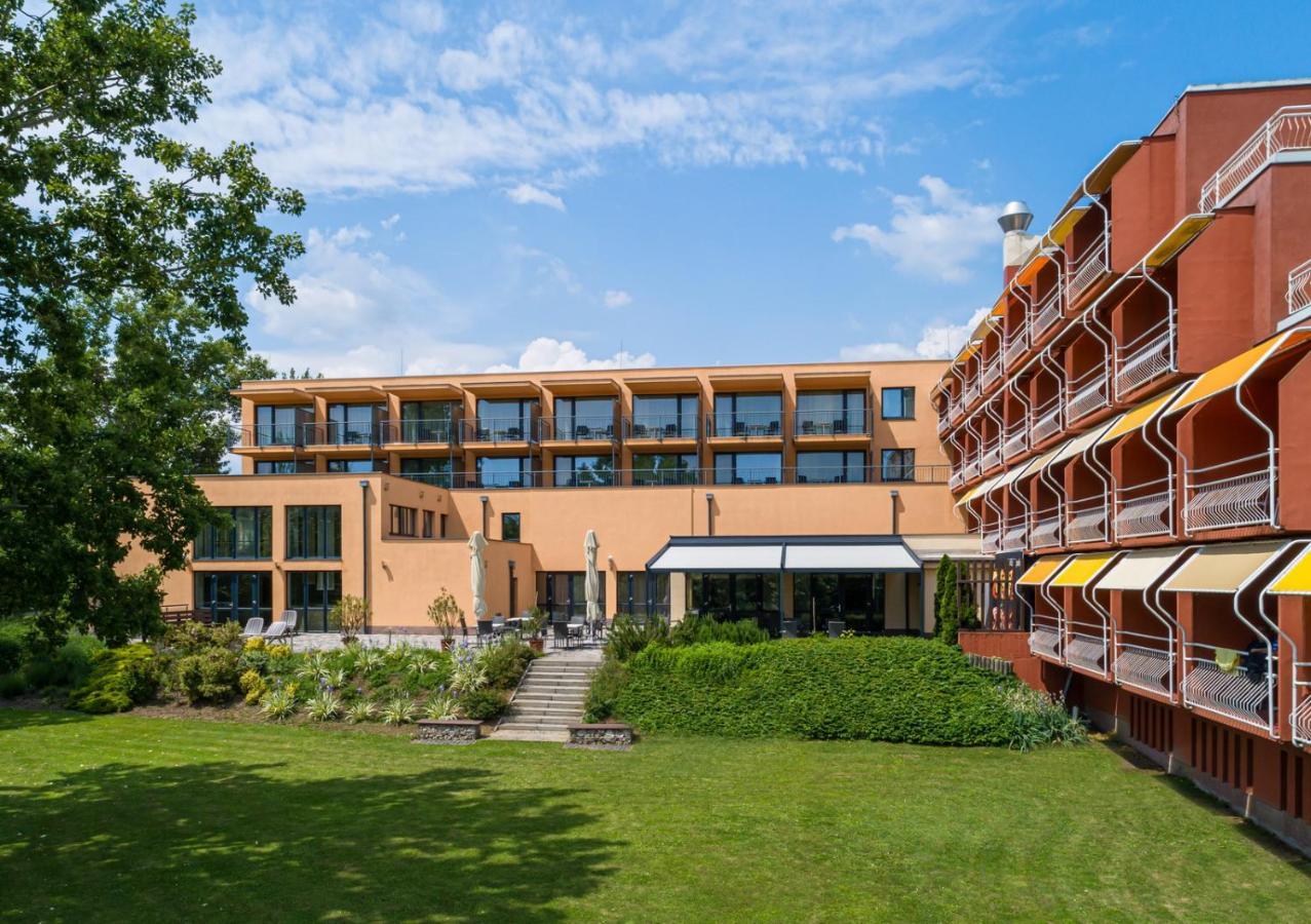 Hotel Margareta Balatonfured Bagian luar foto