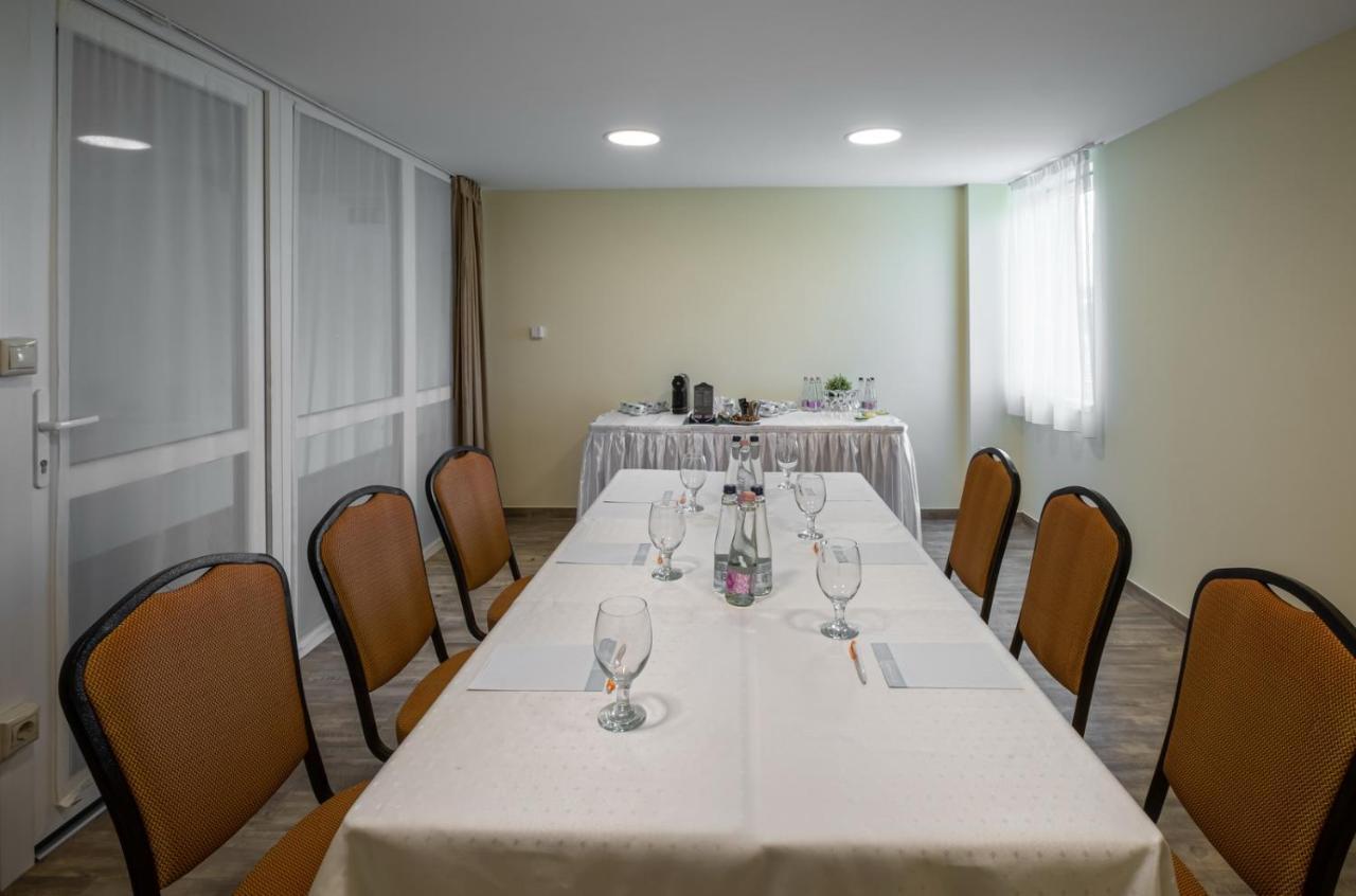 Hotel Margareta Balatonfured Bagian luar foto