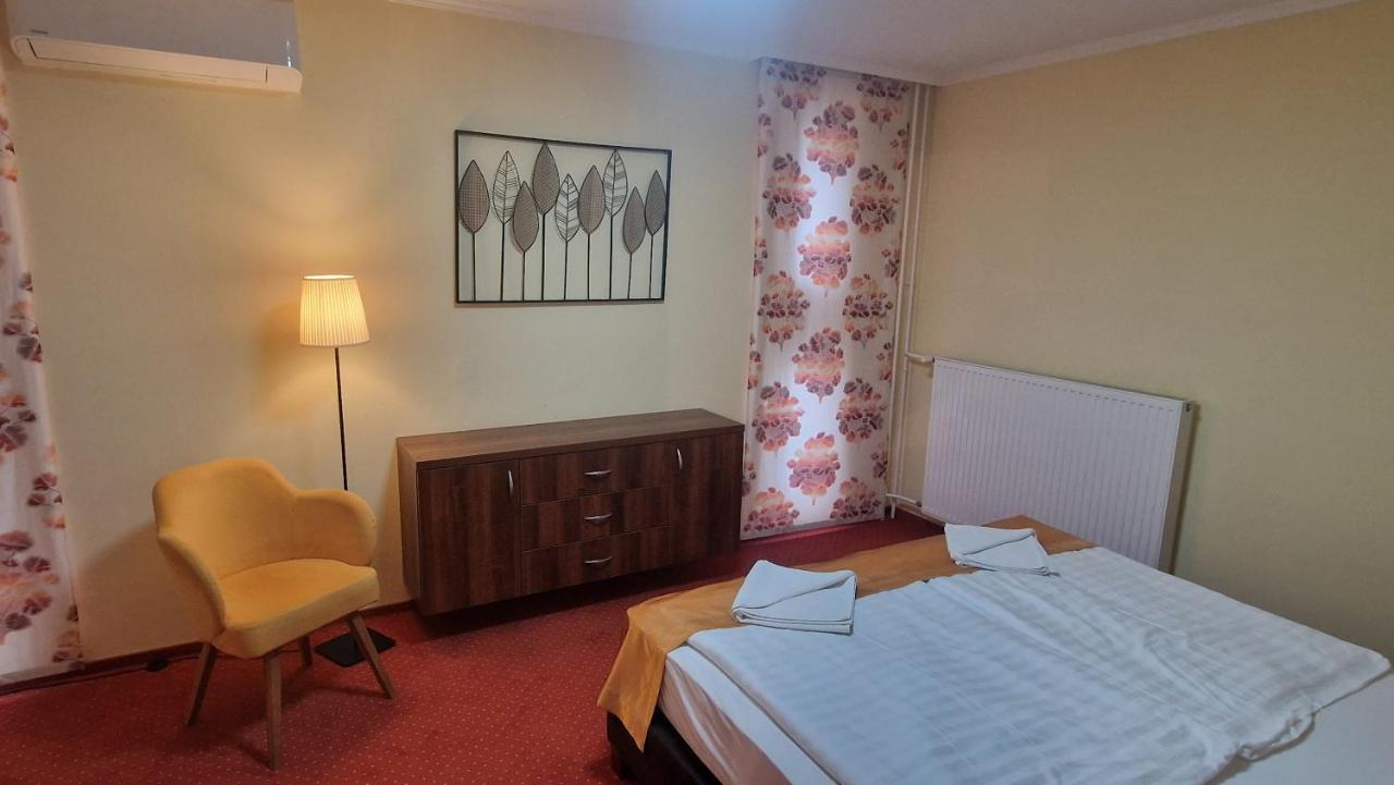 Hotel Margareta Balatonfured Bagian luar foto