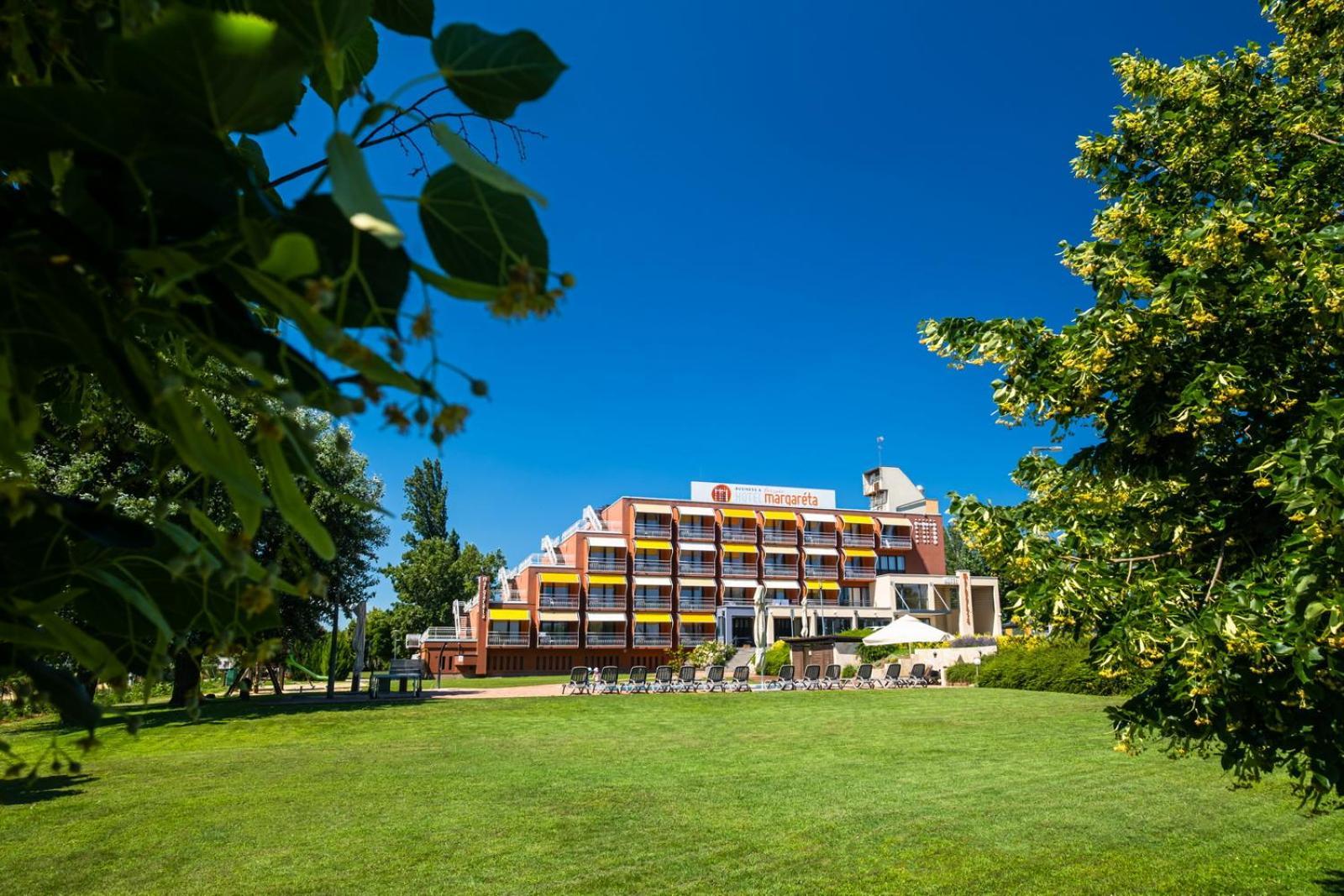 Hotel Margareta Balatonfured Bagian luar foto