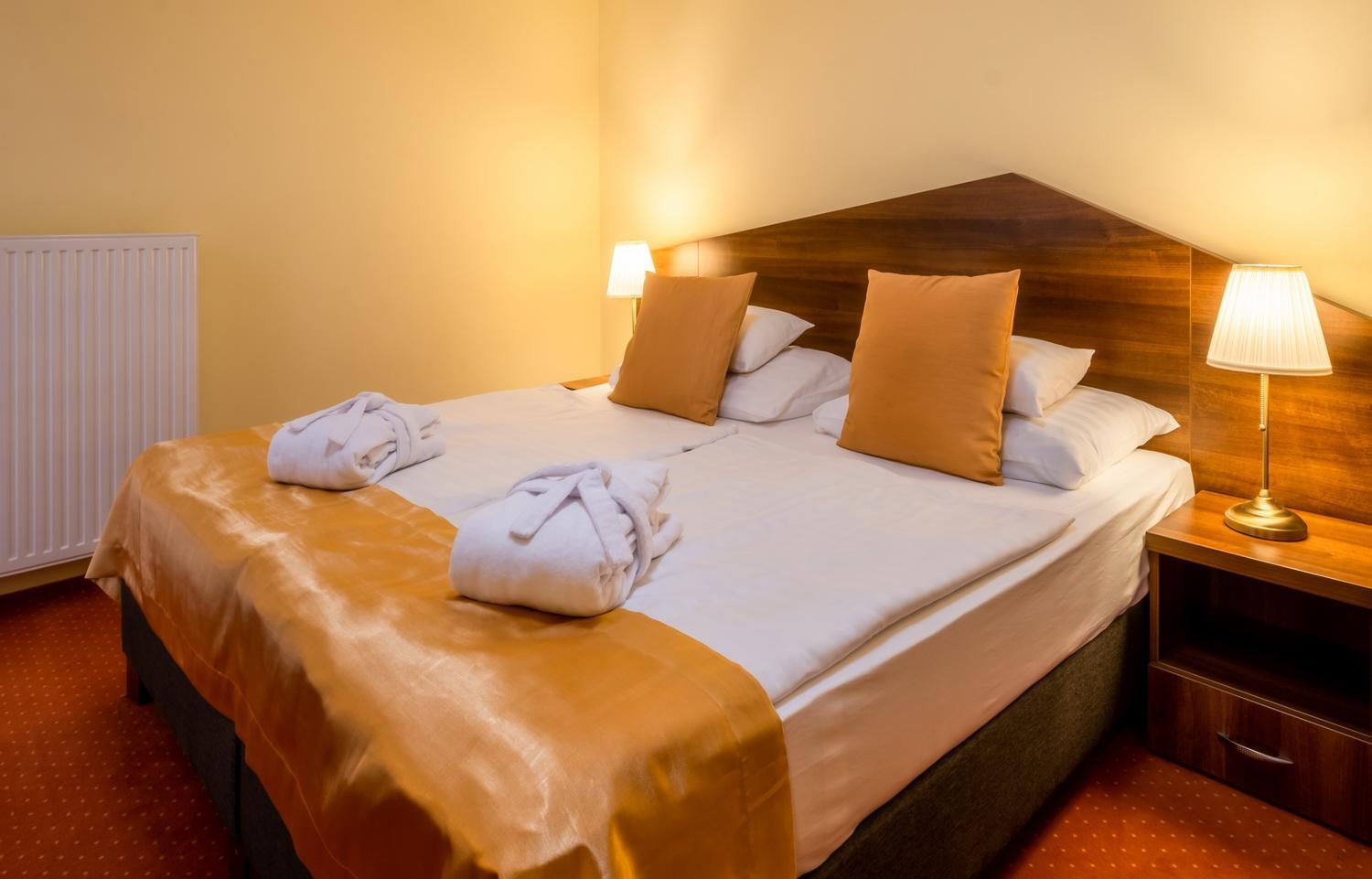 Hotel Margareta Balatonfured Bagian luar foto