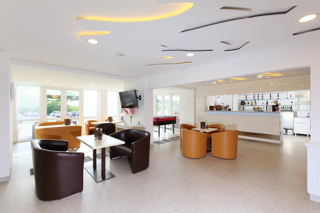 Hotel Margareta Balatonfured Bagian luar foto