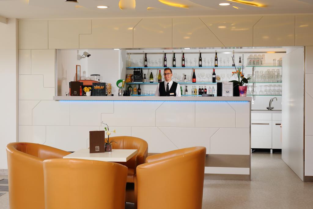 Hotel Margareta Balatonfured Bagian luar foto