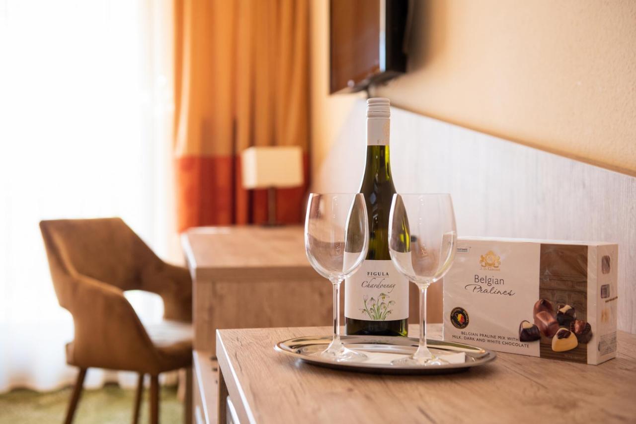 Hotel Margareta Balatonfured Bagian luar foto